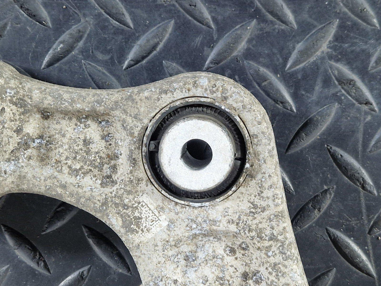 GENUINE AUDI A4 B9 A5 S5 F5 REAR LEFT OR RIGHT CONTROL ARM 8W0505361E