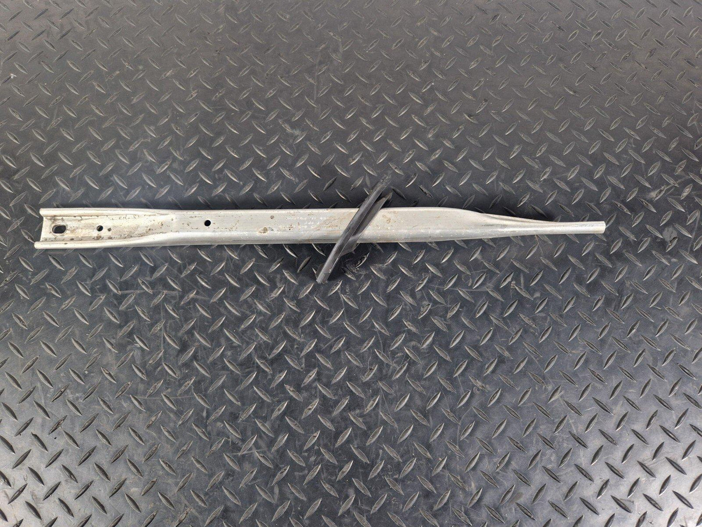 16-23 AUDI S5 COUPE GENUINE FRONT ENGINE COMPARTMENT STRUT BAR 8W0605645B