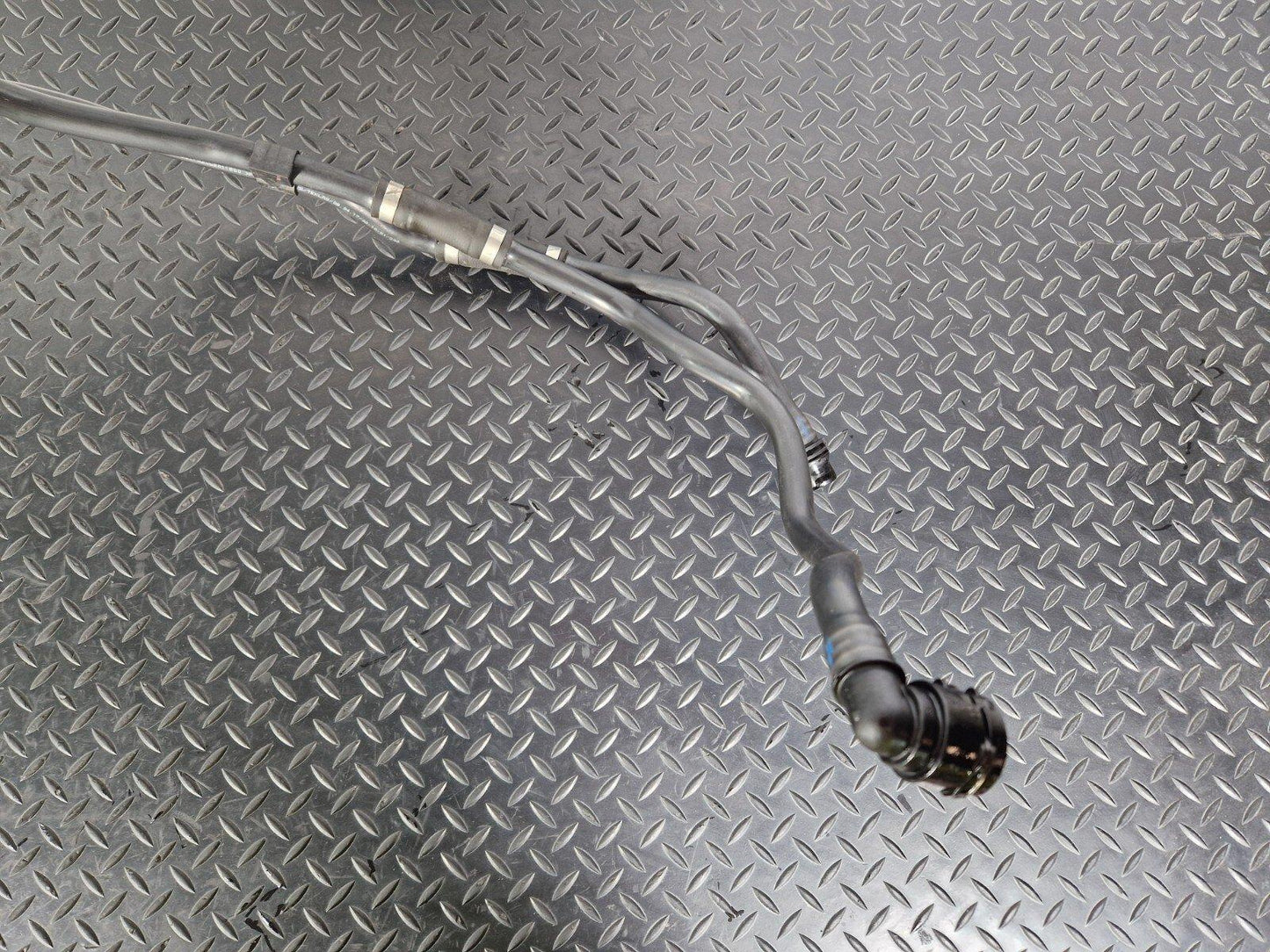 14-21 MERCEDES BENZ C300h W205 WATER COOLANT PIPES HOSE A2055010591