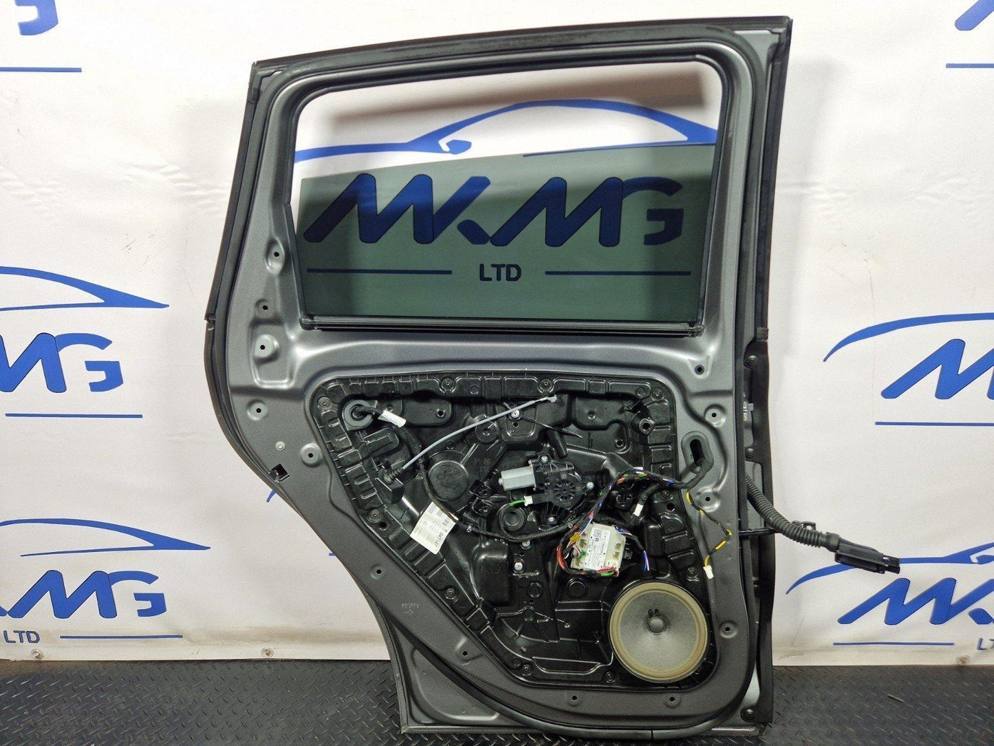 19-ON MERCEDES BENZ B CLASS W247 REAR LEFT N/S COMPLETE DOOR IN GREY 787