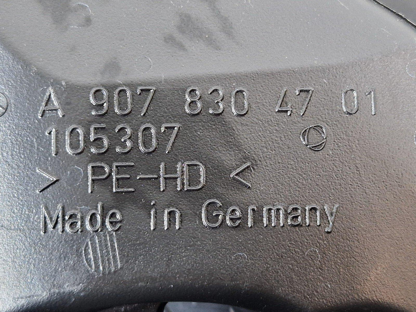 18-ON MERCEDES BENZ SPRINTER  W907 DASHBOARD AIR DUCT A9078304701