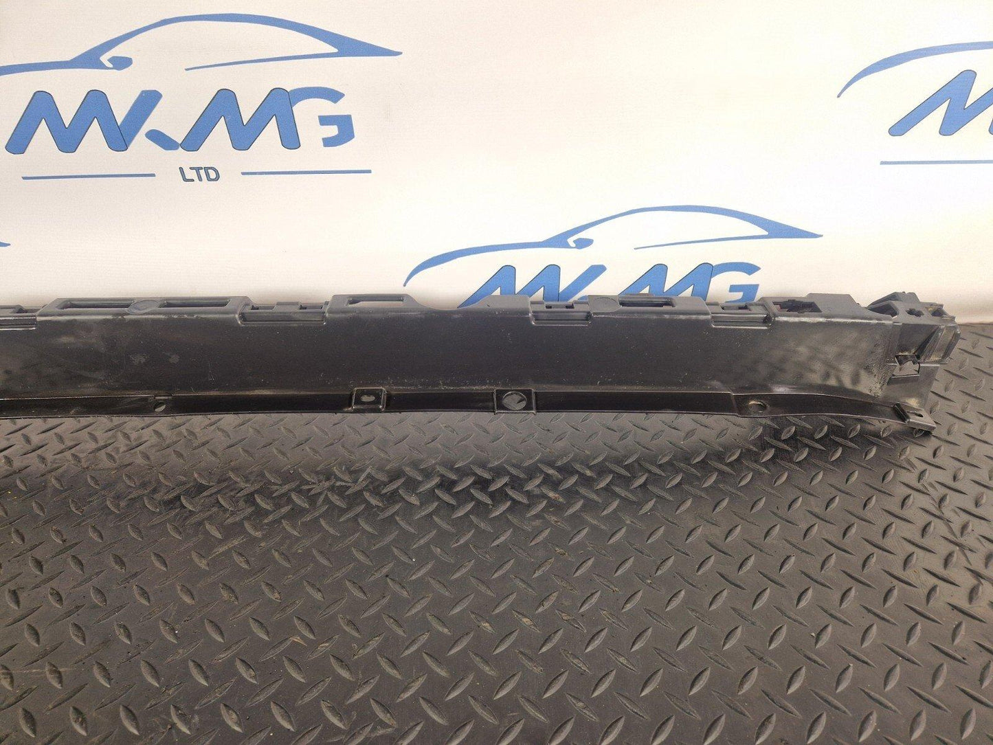 18-ON MERCEDES BENZ SPRINTER W907 W910 2.2 CDI OEM BUMPER MOUNT A9108854700