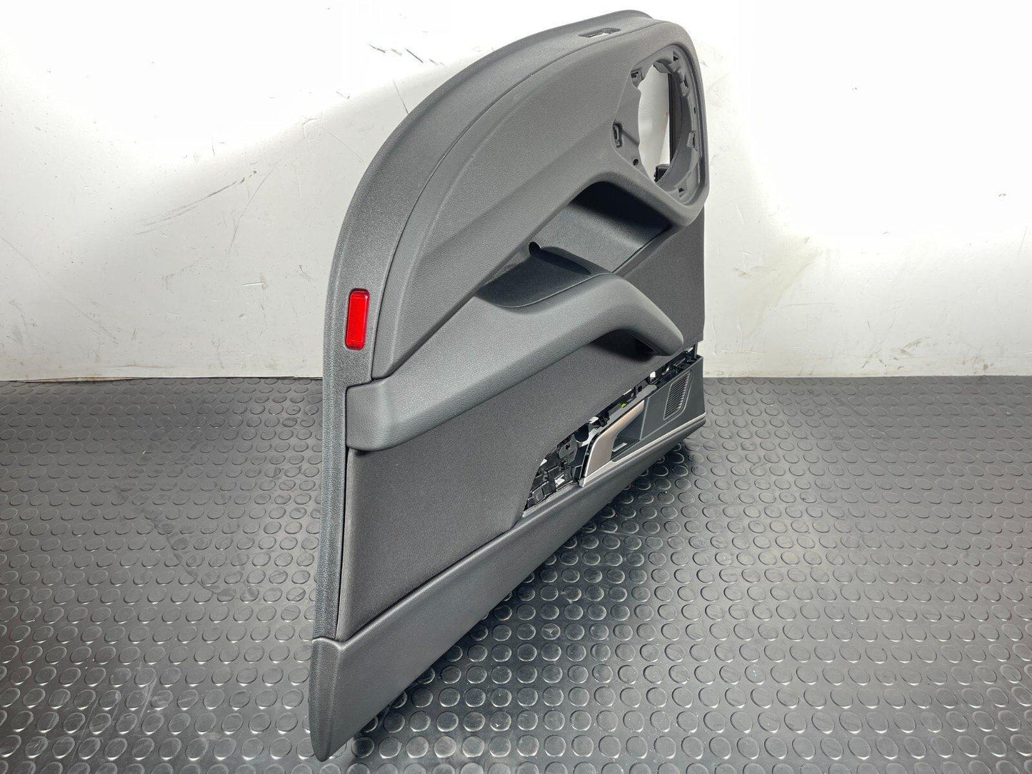 16-19 AUDI A4 B9 ESTATE GENUINE REAR RIGHT DRIVER SIDE DOOR PANEL IN BLACK
