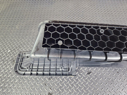 18-ON MERCEDES BENZ SPRINTER W907 W910 SIDE STEP TRIM LEFT SIDE A9106860100