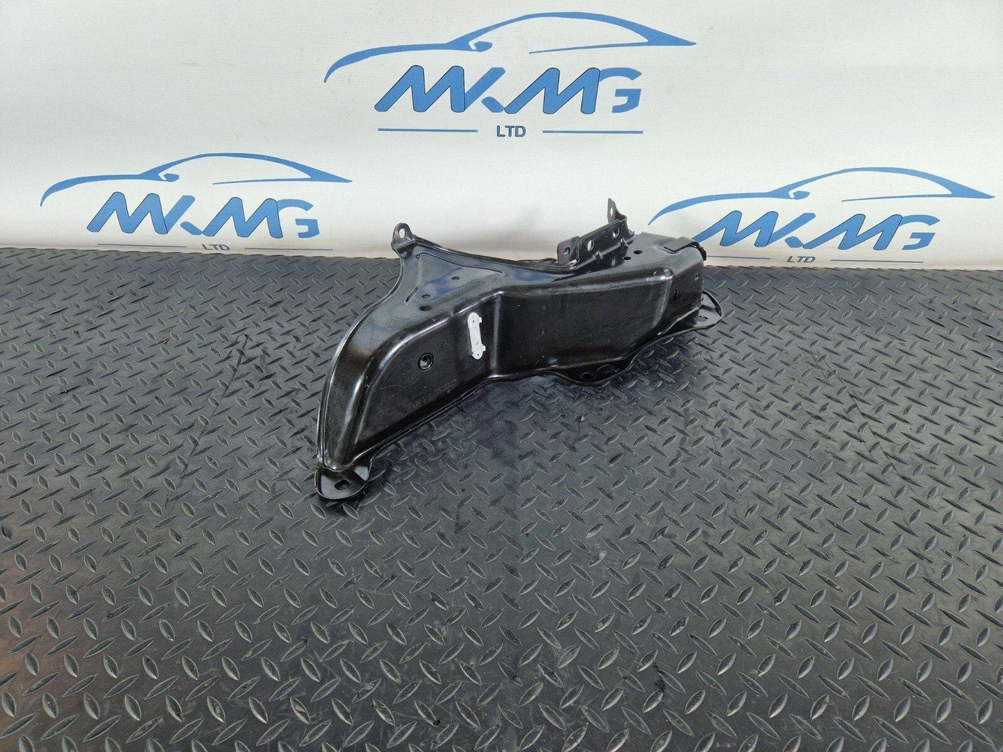14-21 MERCEDES BENZ C300h W205 OEM RIGHT BOOT LINER A2056308801 A2056365800
