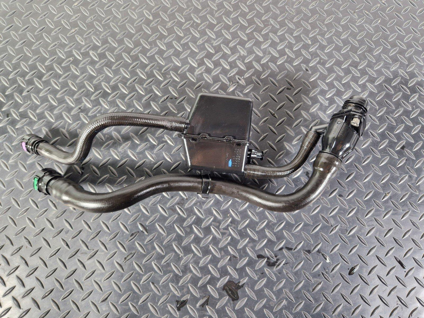 16-19 AUDI A4 B9 GENUINE ADBLUE TANK FILLING HOSES 8W0131963A