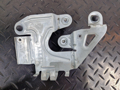 14-21 MERCEDES C250D W205 ADBLUE MOUNT SUPPORT MODULE BRACKET HOLDER A2055452540