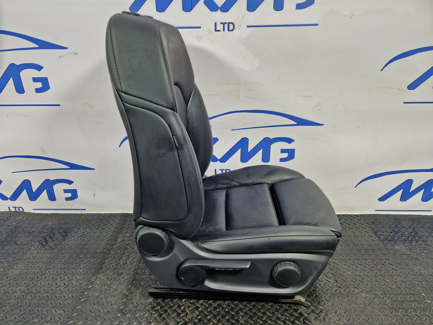 MERCEDES B CLASS W246 FRONT RIGHT O/S DRIVER SIDE BLACK LEATHER SEAT
