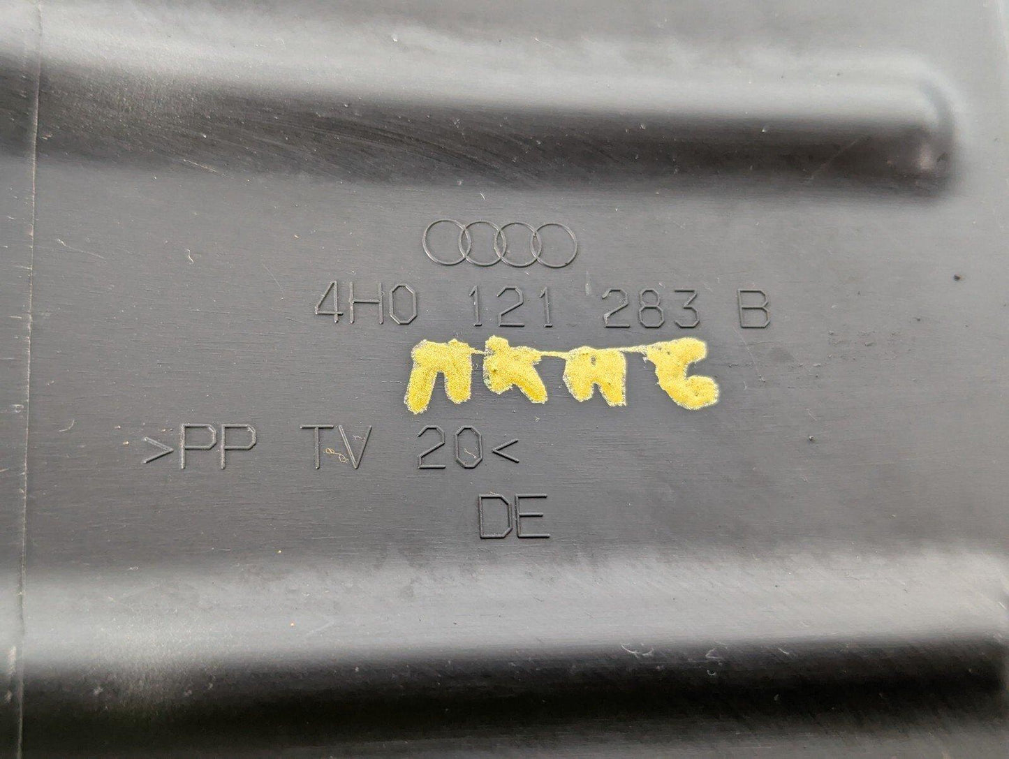 10-17 AUDI A8 4H  RADIATOR AIR GUIDE LEFT SIDE 4H0121283B