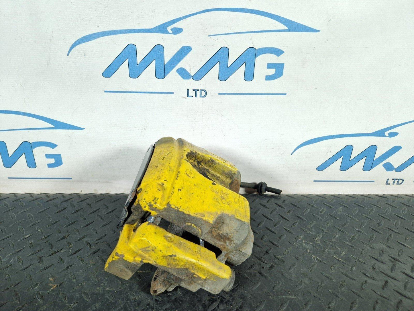 16-19 MERCEDES BENZ GLE W166 GENUINE FRONT RIGHT O/S BRAKE CALIPER