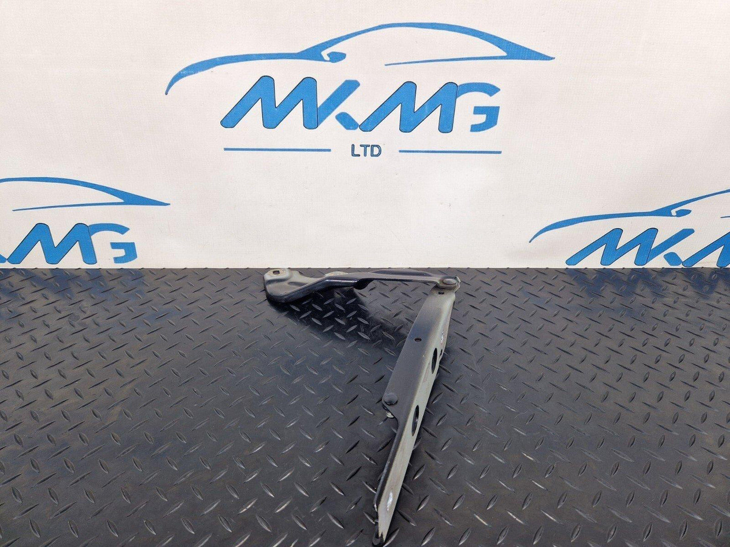 10-18 AUDI A7 4G S-LINE FRONT HOOD BONNET DRIVERS RIGHT SIDE HINGE 4G8823302D