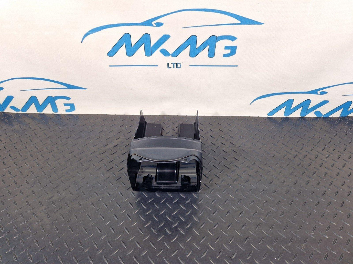 18-ON MERCEDES BENZ SPRINTER W907 W910 STEERING COLUMN SURROUND TRIM A9079003702