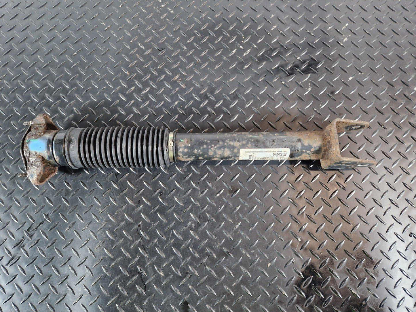 11-19 MERCEDES BENZ ML W166 REAR LEFT & RIGHT SHOCK ABSORBER A1663261500