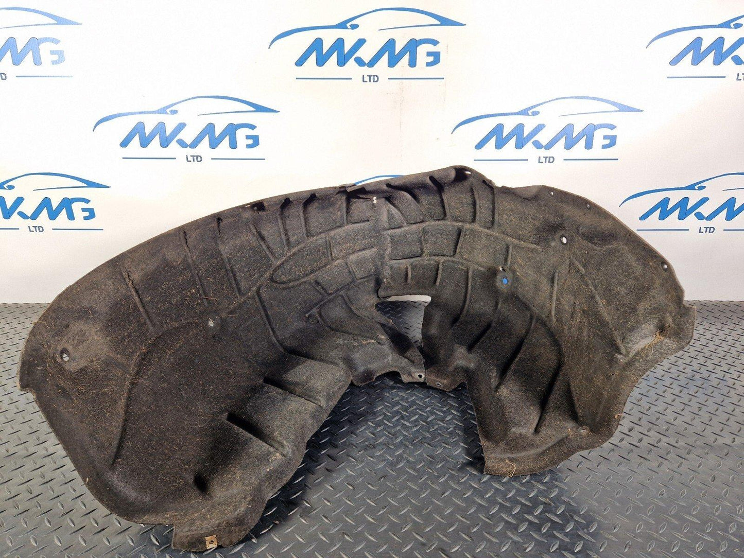16-19 AUDI A4 B9 REAR LEFT PASSENGER SIDE WHEEL ARCH LINER 8W0810171F