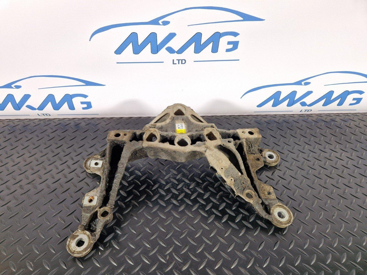 16-19 AUDI A4 B9 GENUINE MANUAL GEARBOX TRANSMISSION BRACKET 8W0399262AD