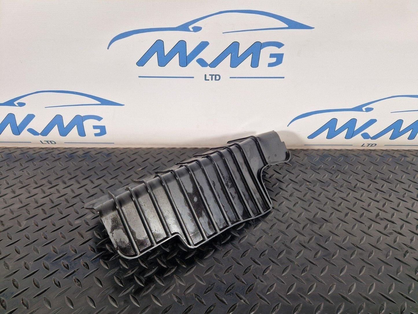 16-24 AUDI A5 F5 GENUINE REAR LEFT CONTROL ARM COVER 8W0505415E