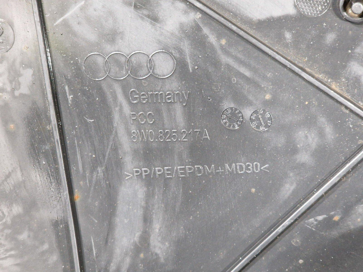 16-19 AUDI A4 B9 GENUINE REAR LEFT SIDE UNDERTRAY COVER 8W0825217A
