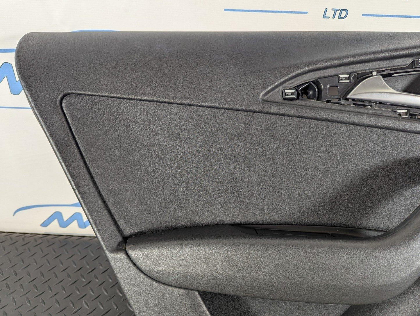 12-18 AUDI A6 C7 OEM FRONT LEFT PASSENGER SIDE N/S/F DOOR CARD PANEL 4G2867021A