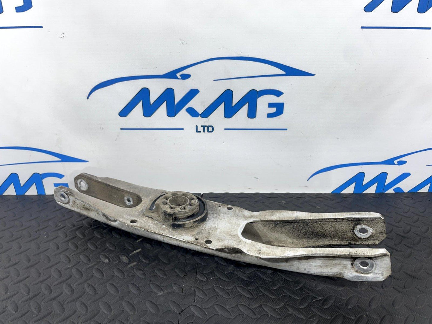 12-18 MERCEDES A B CLA W246 W176 C117 REAR LEFT / RIGHT CONTROL ARM A2463520202