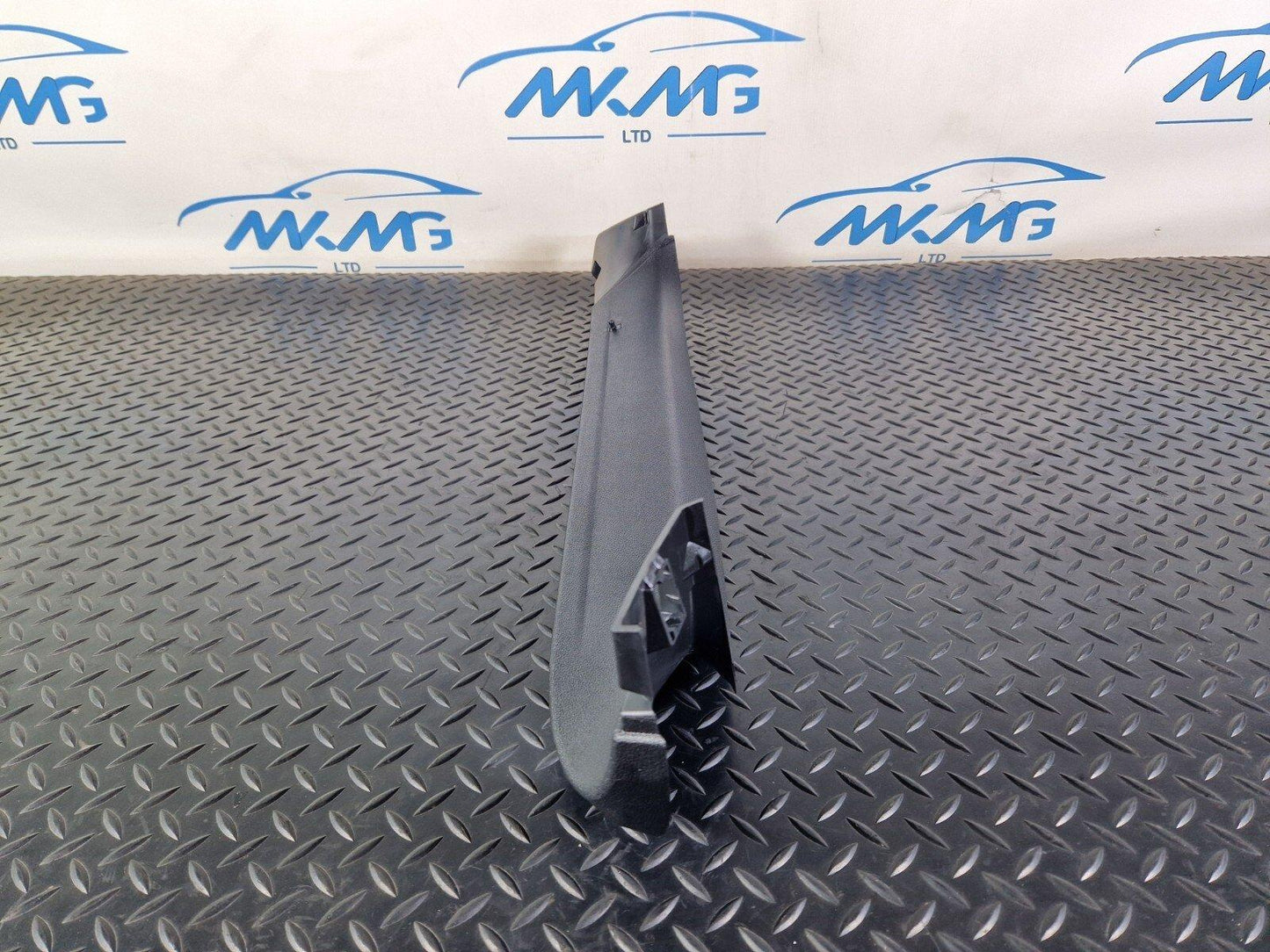 10-18 AUDI A7 4G S-LINE GENUINE BOOT LID LEFT SIDE TRIM INNER PANEL 4G8867607