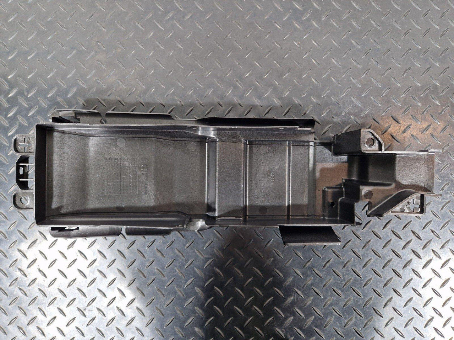 16-19 AUDI A4 B9 16-19 AUDI A4 B9 CENTER CONSOLE LOWER COVER 8W0863051
