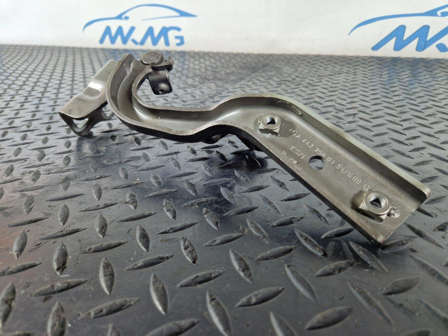 14-23 MERCEDES VITO W447 1.6 OEM O/S/F FRONT RIGHT BONNET HINGE A4477500151
