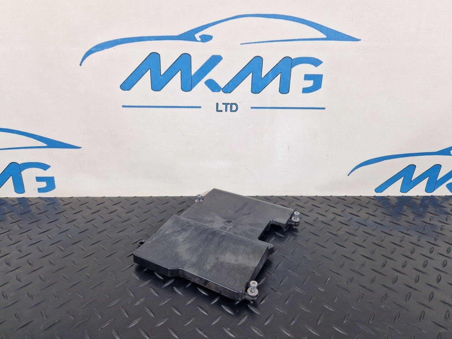19-ON MERCEDES BENZ B CLASS W247 FUSE BOX RELAY TRIM COVER LID A2475457300