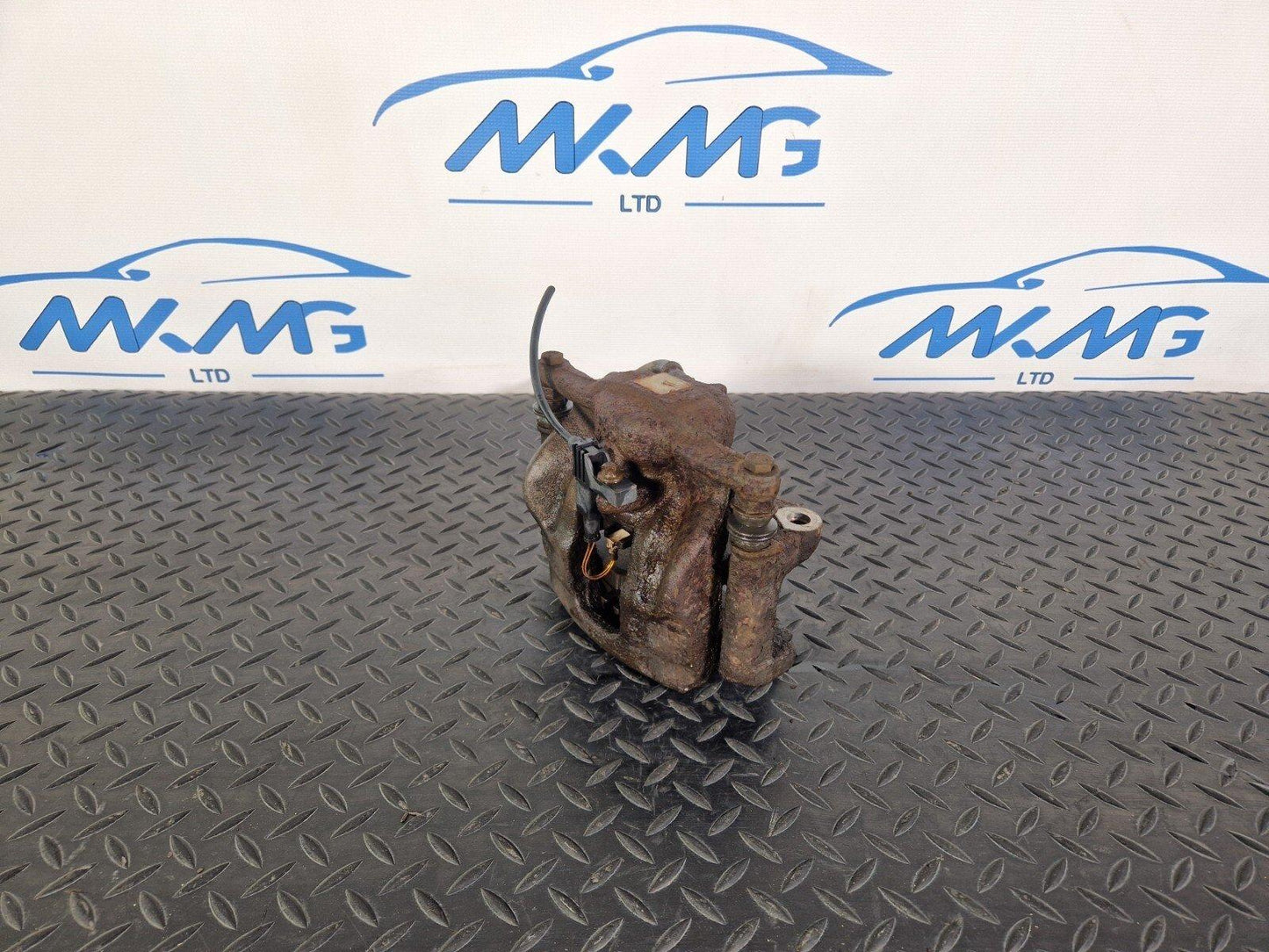 14-20 MERCEDES BENZ GLA 200 X156 GENUINE FRONT RIGHT BRAKE CALIPER A00042167881