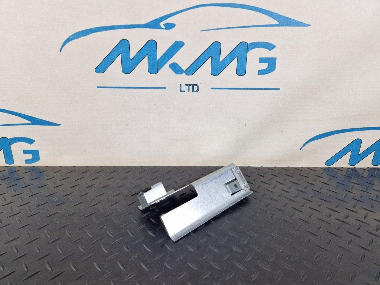 10-15 AUDI Q7 4L GENUINE OEM BATTERY HOLDER 7L0801387D