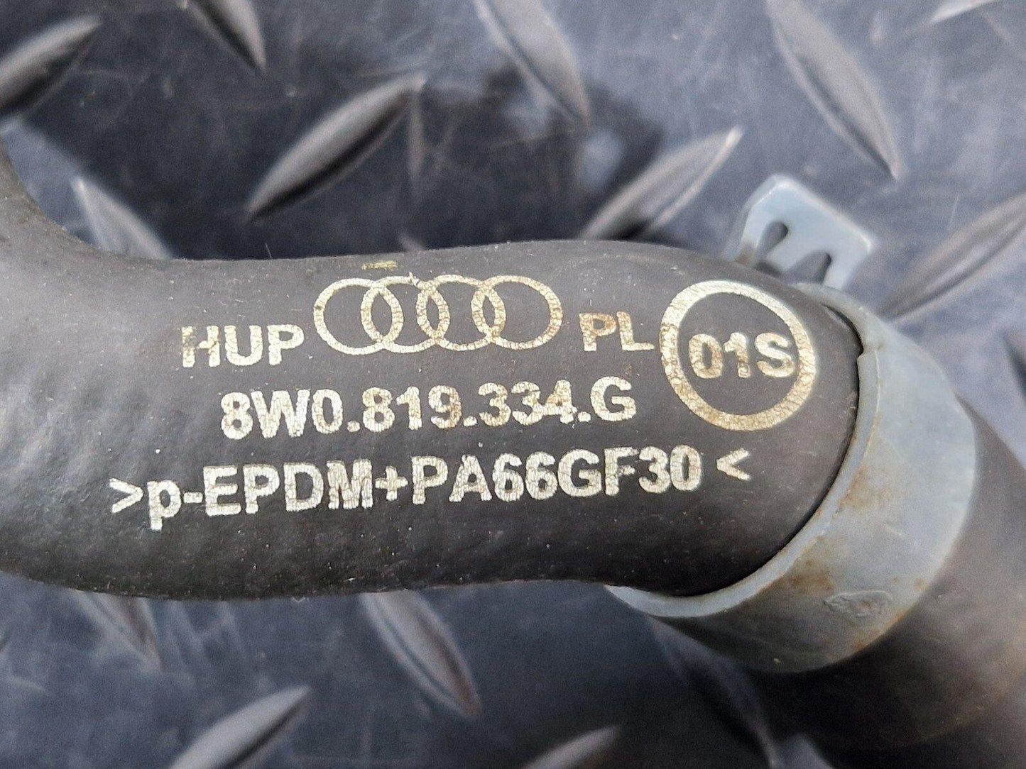 16-19 AUDI A4 B9 SALOON GENUINE HEATER COOLANT PIPE HOSE 8W0819334G