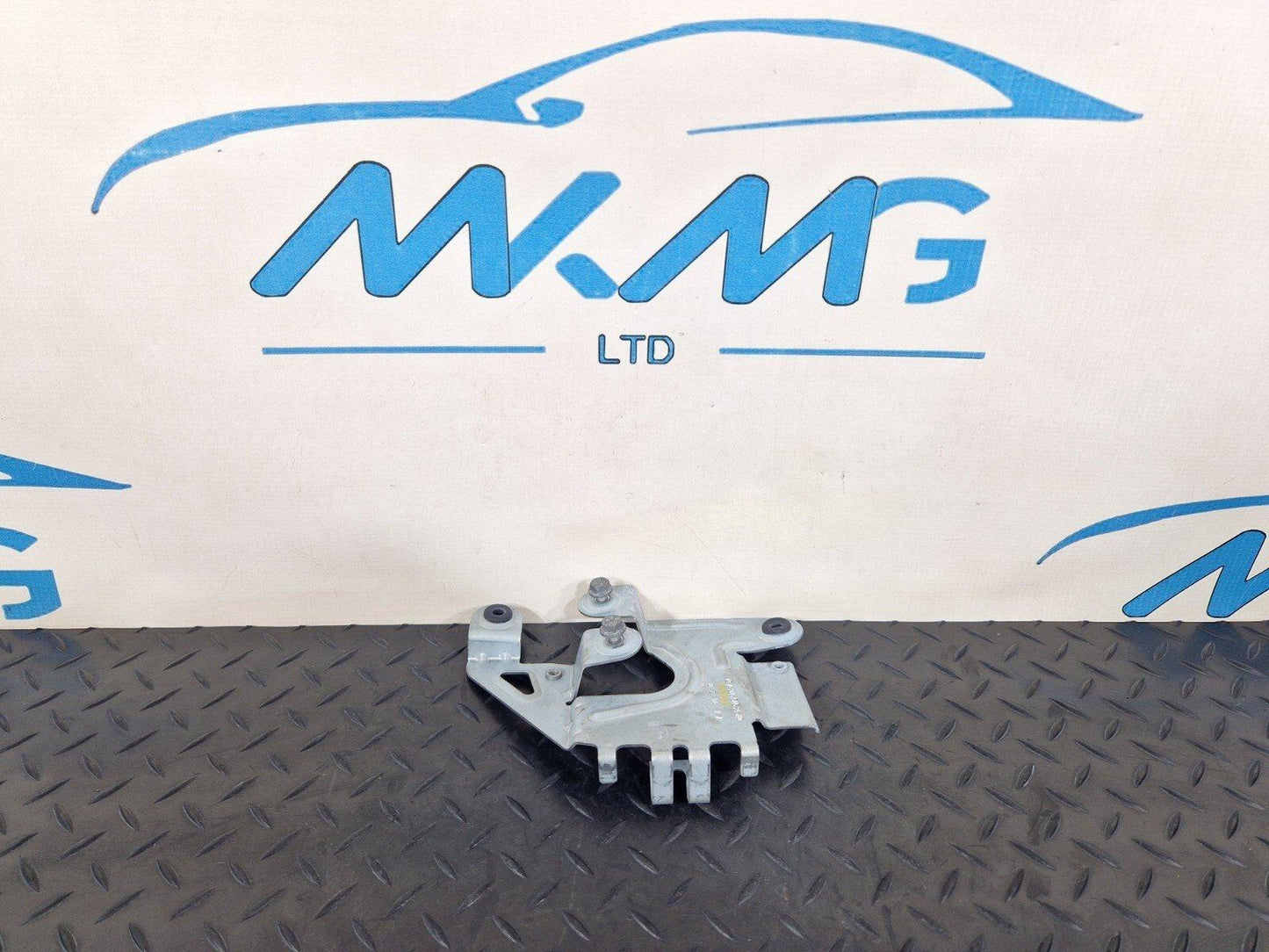 14-21 MERCEDES C250D W205 ADBLUE MOUNT SUPPORT MODULE BRACKET HOLDER A2055452540