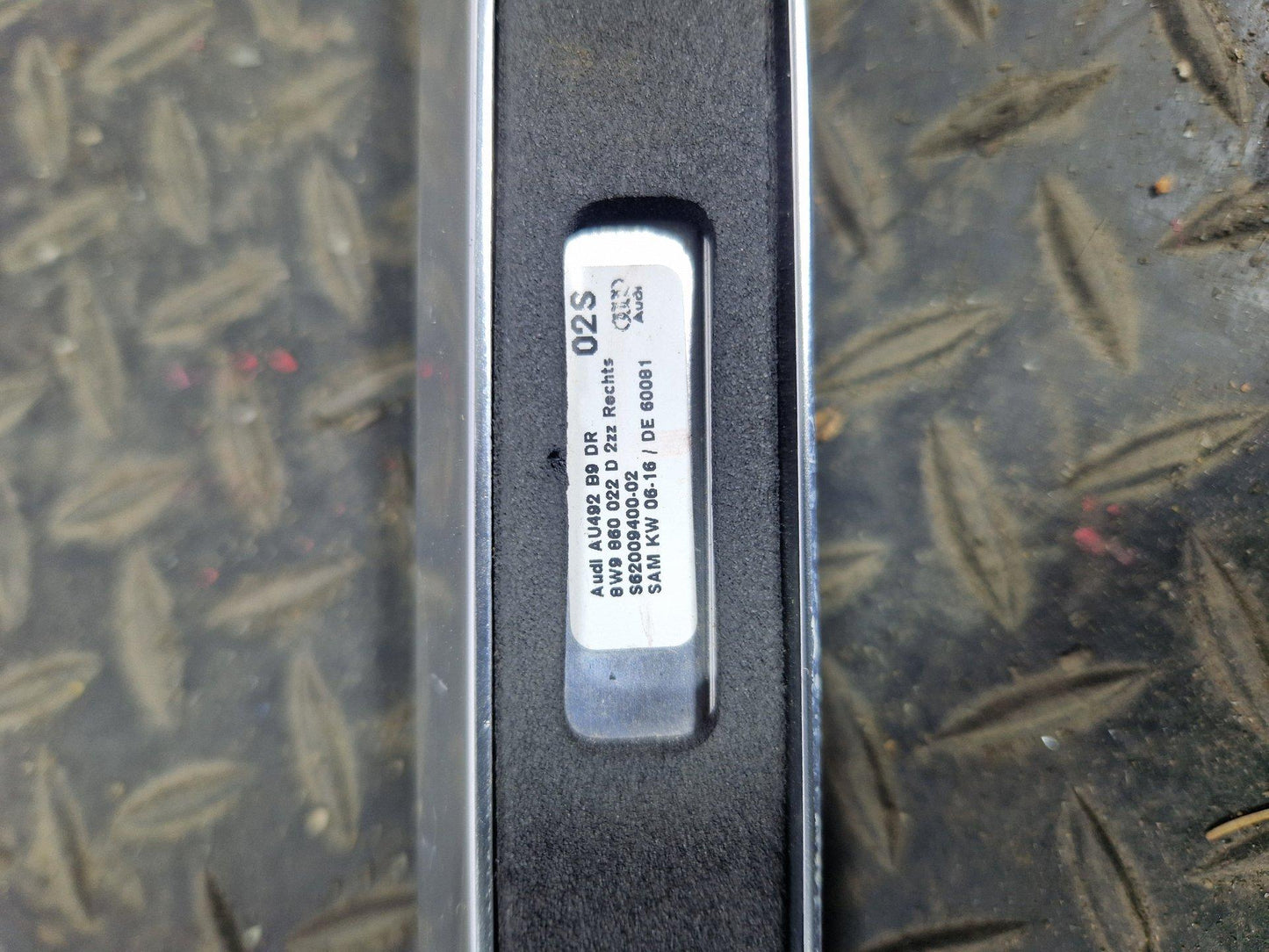 Audi A4 B9 Left Side Roof Rail Rack Genuine 8W9860022