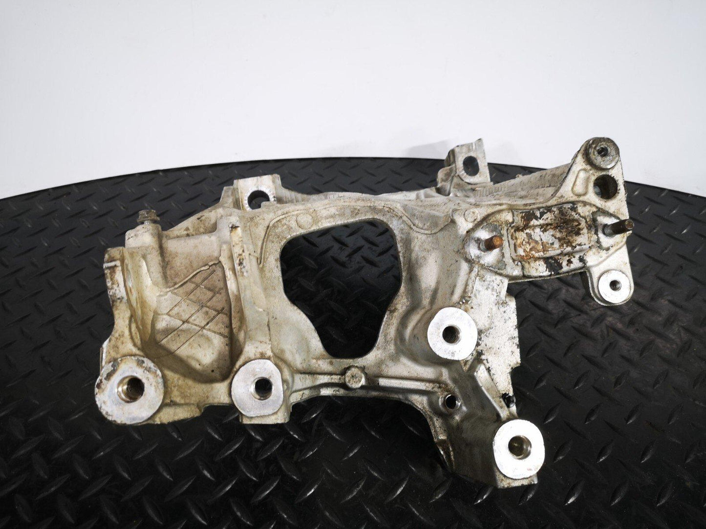16-19 AUDI A4 B9 GENUINE 1.4 TFSI FRONT RIGHT SIDE SUBFRAME BRACKET 8W0399296E