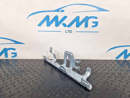 14-21 MERCEDES BENZ C220 W205 GENUINE RIGHT SIDE O/S BOOT BRACKET A2056914400