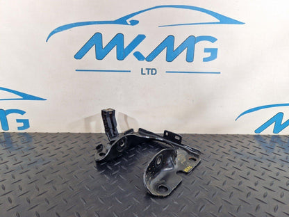 18-ON MERCEDES BENZ A CLASS W177 MAIN FLOOR LEFT SIDE N/S HOLDER BRACKET MOUNT