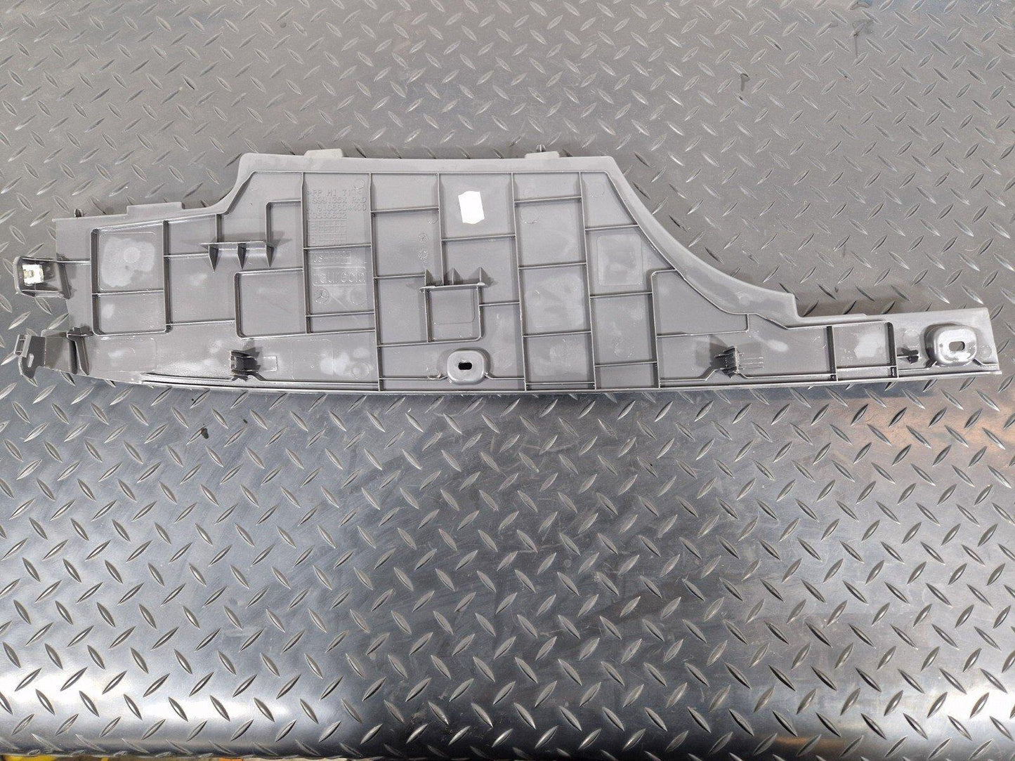 Mercedes-Benz    Unknown Part Type A9106804400