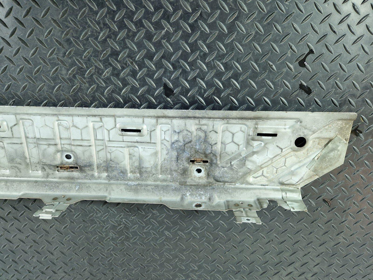 14-23 MERCEDES BENZ VITO W447 SLIDING DOOR STEP MOUNT RIGHT SIDE A4477303500