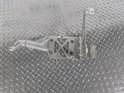 19-ON MERCEDES BENZ CLA C118 GENUINE HEATER MATRIX BRACKET HOLDER A2475010300