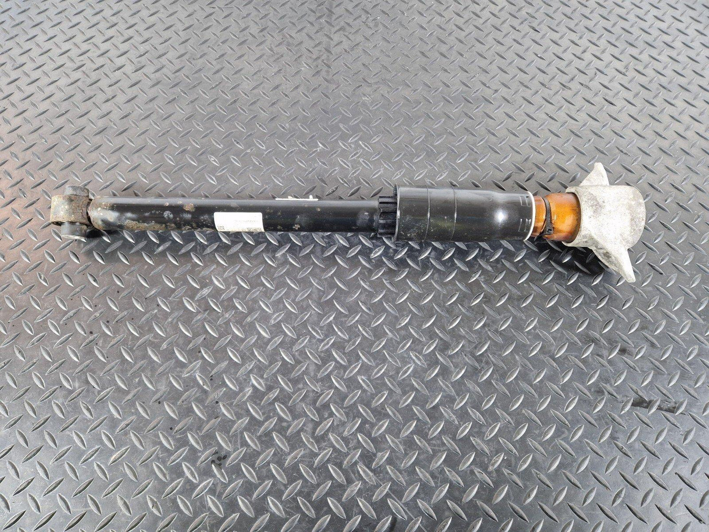16-19 AUDI A4 B9 REAR SHOCK ABSORBER FITS LEFT & RIGHT 8W0513028AQ 8W0513035AD