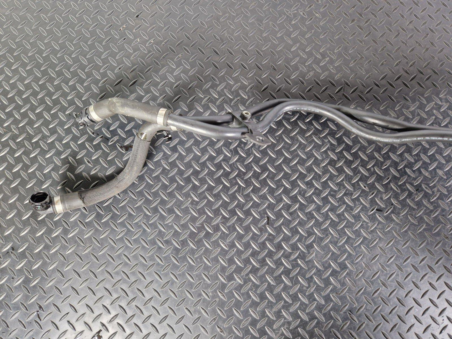 14-21 MERCEDES BENZ C300h W205 WATER COOLANT PIPES HOSE A2055010591