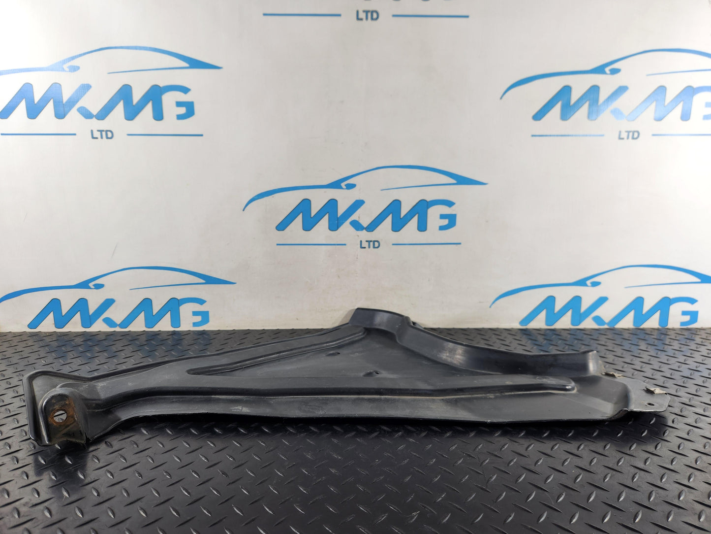 Audi Q7 4M Genuine Rear Right Underbody Cover 4M0825219D