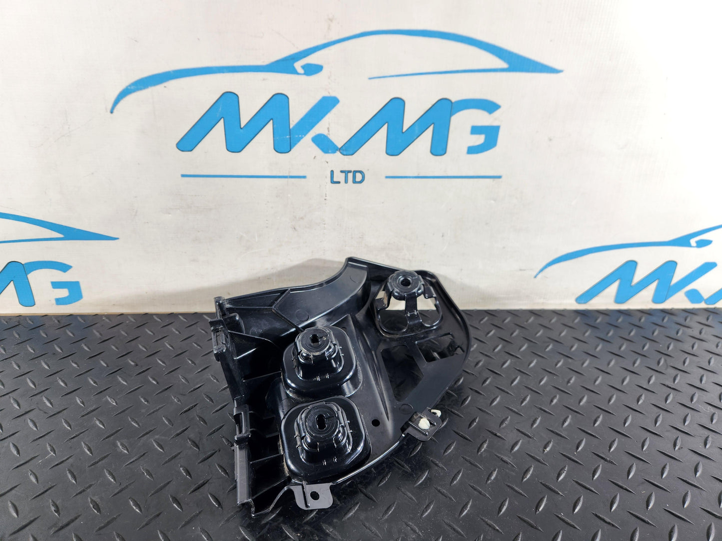 BMW 118i F40 Hatchback Right Side Rear Bumper Mount Support Bracket 7461398