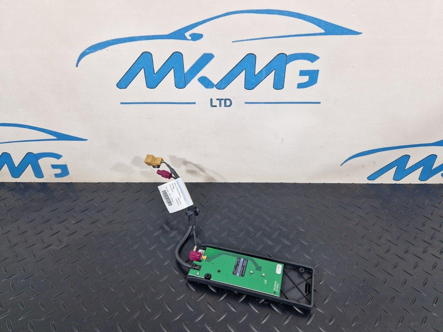 10-18 AUDI A7 4G S-LINE GENUINE PHONE HOLDER DOCKING PANEL UNIT TRAY 4G0971178