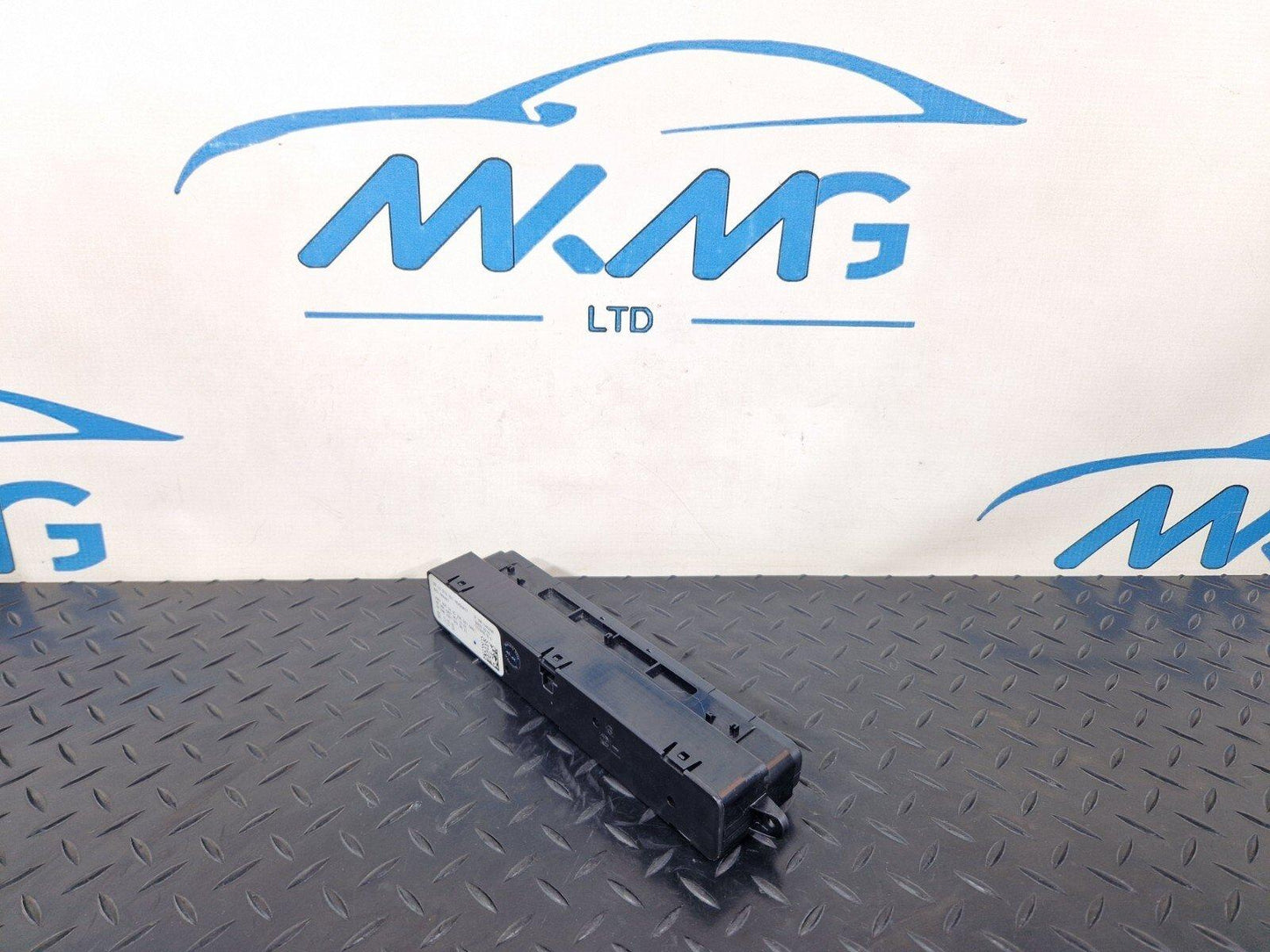 18-ON MERCEDES BENZ SPRINTER W907 OEM GENUINE RADIO CONTROLS A9079002403