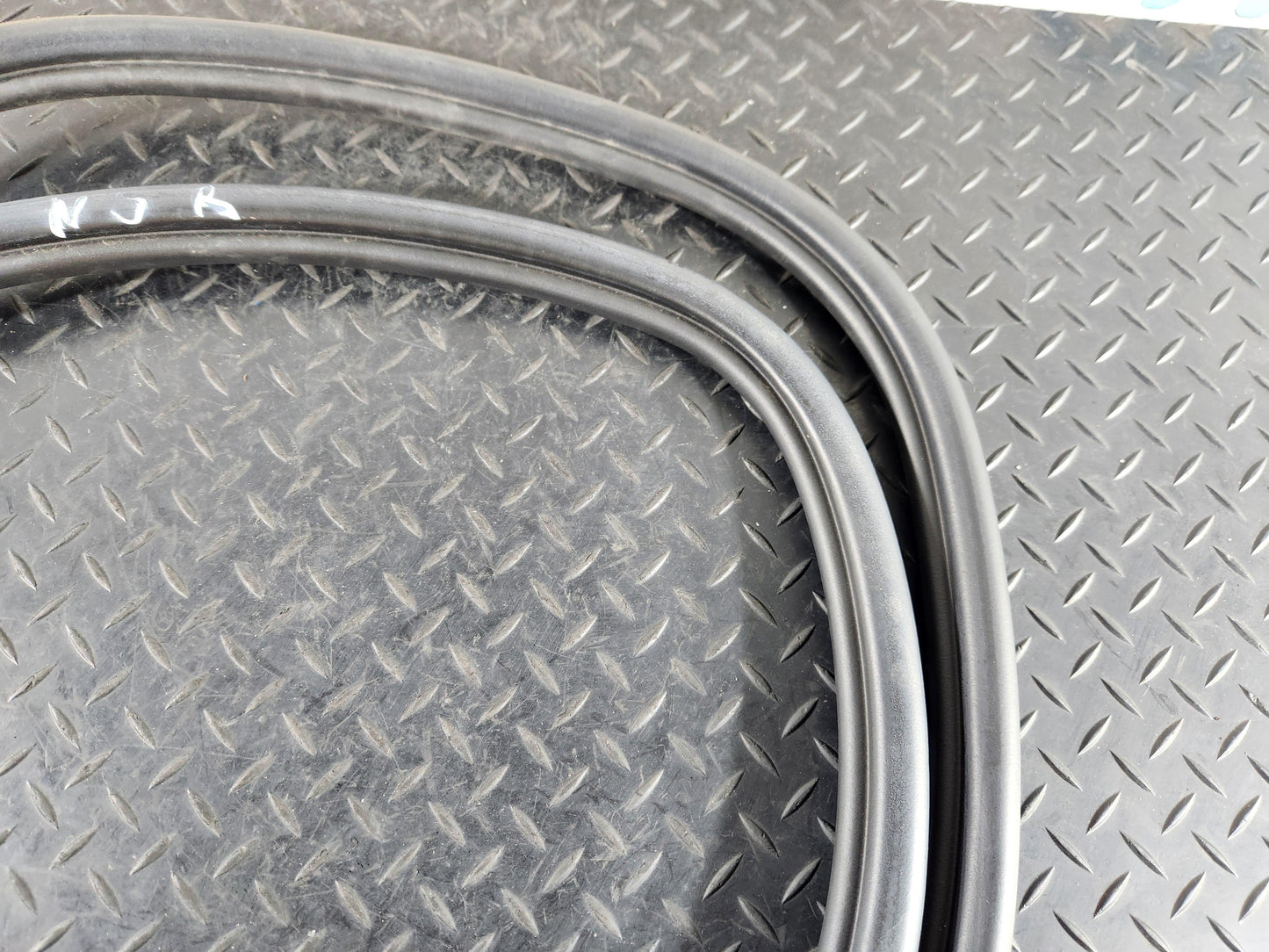 Land Rover Range Rover Evoque L551 SUV Front Left Door Seal K8D2-20708-AC