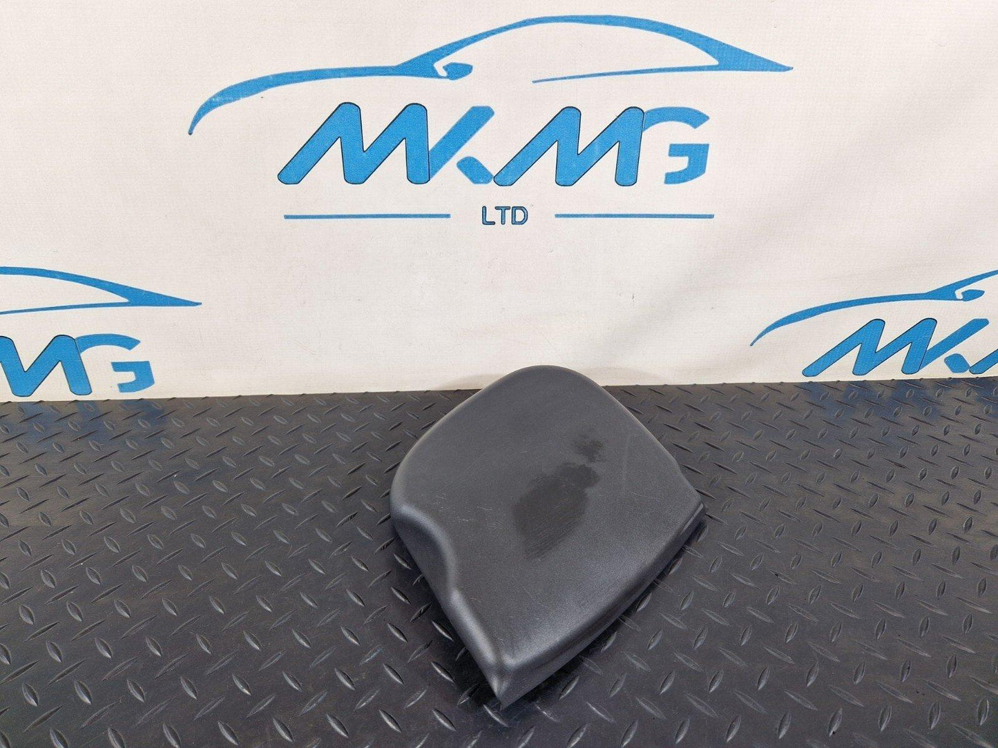 10-15 AUDI Q7 4L GENUINE OEM REAR RIGHT O/S TAIL LIGHT LAMP COVER CAP 4L0945426