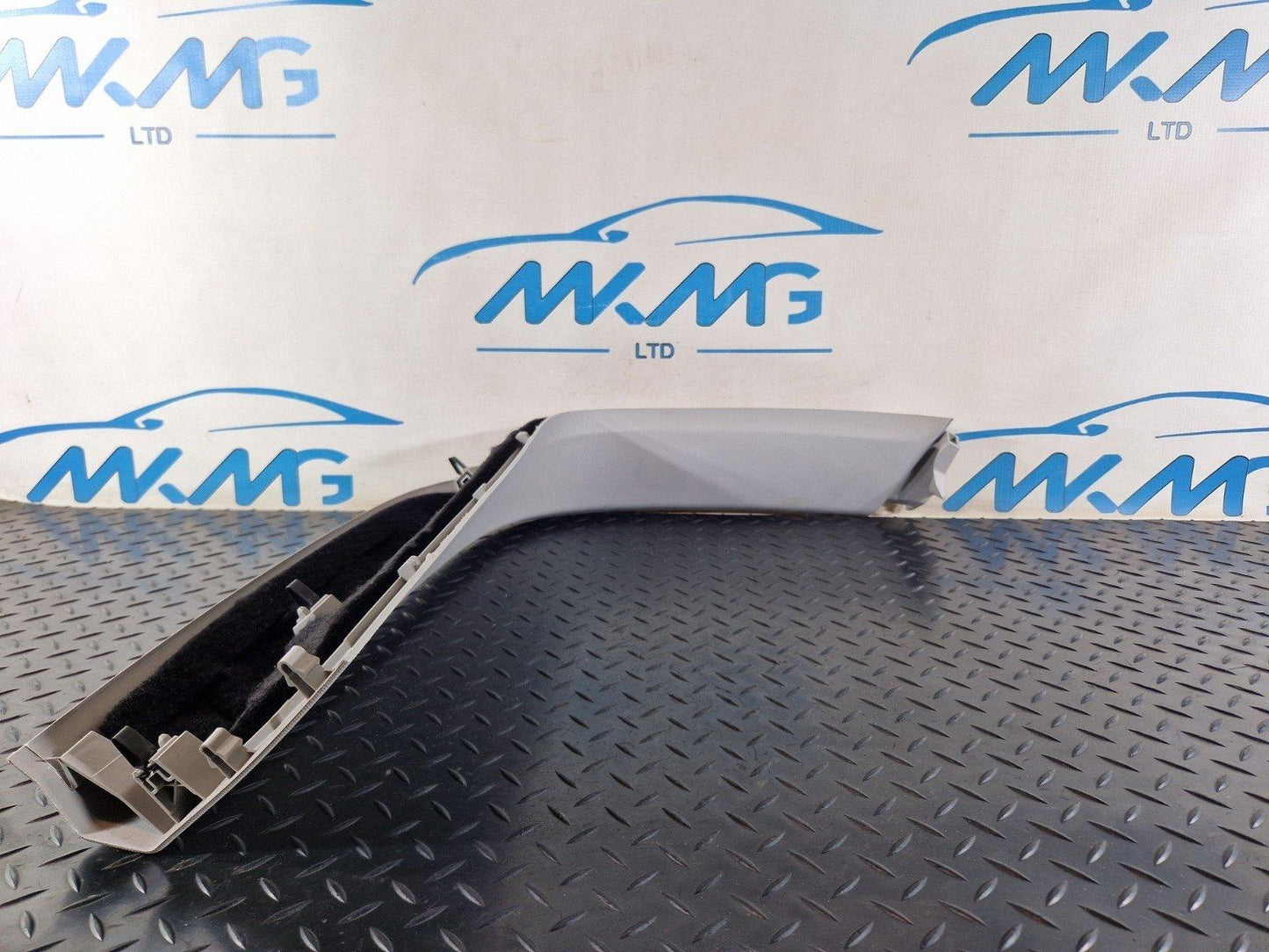 11-19 MERCEDES BENZ ML W166 TAILGATE BOOT LID RIGHT TRIM COVER PANEL A1667400271