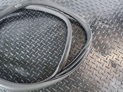16-22 MERCEDES BENZ X253 REAR DOOR RUBBER SEAL FITS LEFT & RIGHT A2536970251