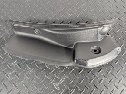 11-19 MERCEDES BENZ ML W166 GENUINE REAR RIGHT SIDE SEAL TRIM A1666910208