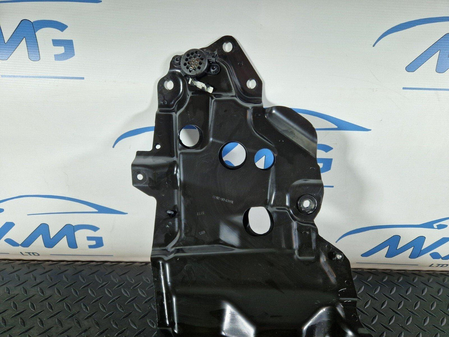 12-17 AUDI S5 CONVERTIBLE REAR RIGHT ROOF MOUNT BRACKET 104021DD31936
